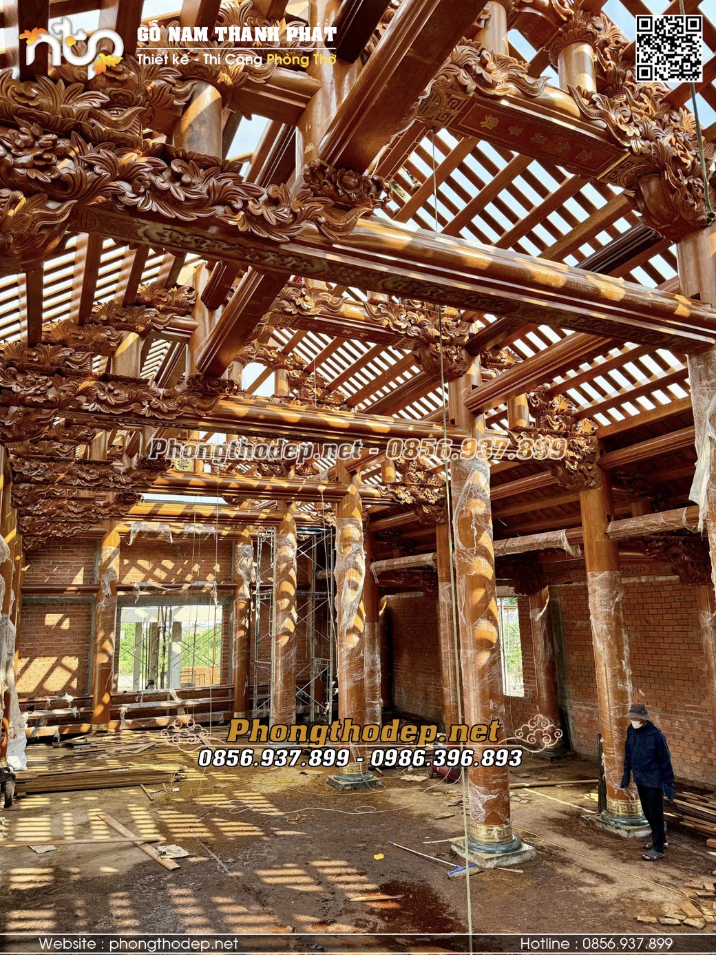 Hệ khung vì kèo vững chắc và đục chạm công phu